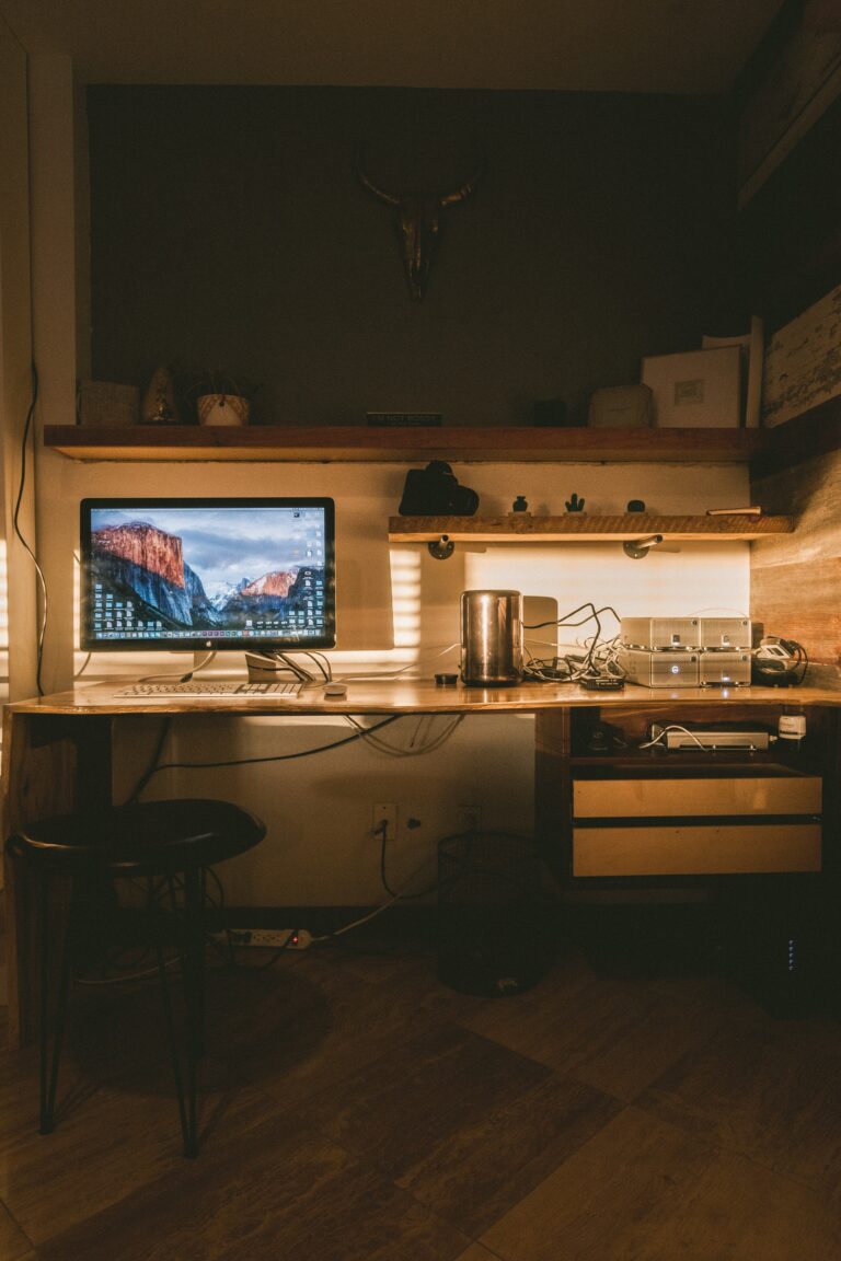 Jakob owens uX7UOpU 884 unsplash Teaching Learning In Social Work jakob-owens-ux7uopu-884-unsplash-teaching-learning-in-social-work